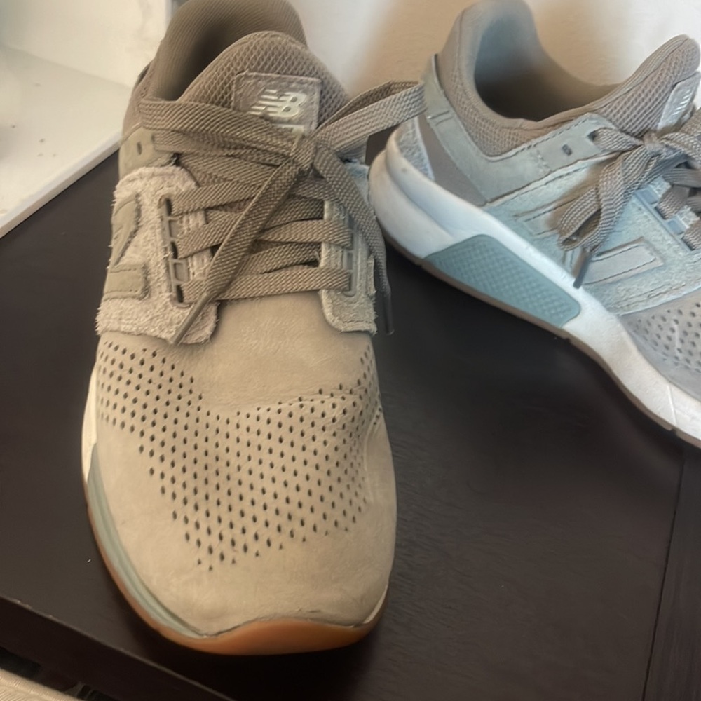 New Balance - Picture 2 of 5